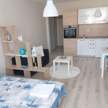 Apartment The Marine